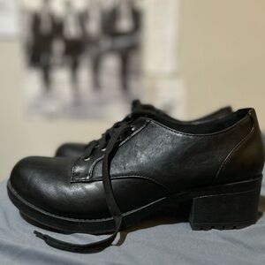 Black Dress Shoes Chunky Heel Laces 90s